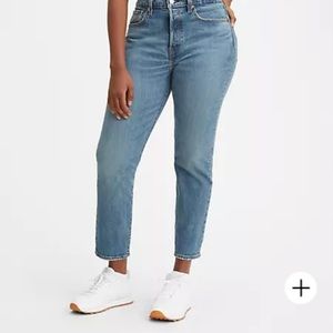 Levi’s wedgie fit ankle jeans in size 27